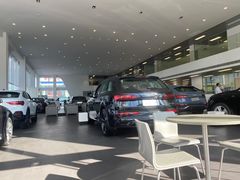 -上海冠松华奥奥迪4S店(张江店)