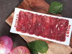 现切鲜嫩牛肉-为什么牛潮汕牛肉火锅(万胜广场店)