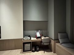 -上海虹桥中心爱琴海亚朵S酒店