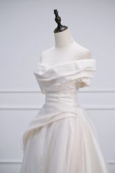 -不晚国际婚纱礼服