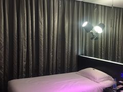 -桔子酒店(深圳东门湖贝地铁站店)