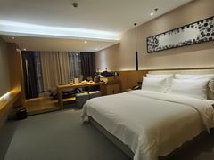 -优逸酒店(柳州窑埠古镇万象城店)