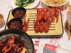 -肥肥虾庄·金牌油焖大虾(汉口城市广场店)