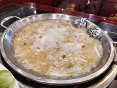 -老来福·非遗酸汤兔(凯旋路店)