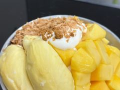 榴莲芒果芝士奶盖绵绵冰-水牛奶皇后糖水铺(深圳总店)