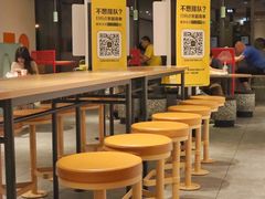 用餐区-麦当劳(普陀香溢花城店)