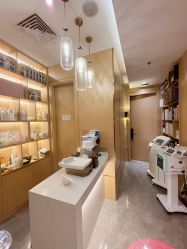 -香港倾城国际·美容美体中心