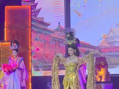-金东尼人妖秀