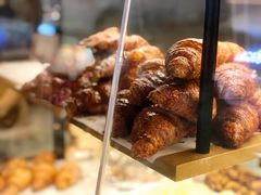 焦糖牛角酥-PAPER STONE BAKERY(天汇广场店)