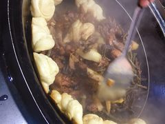 散养大公鸡锅-缘福乡村铁锅炖民宿(八达岭店)