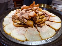 药膳肘子五花肉包饭-百年石锅饭·朝鲜族传统民餐