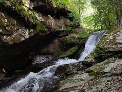 -燕子河大峡谷天坑仙境