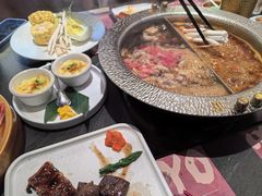 -牛YO寿喜烧·铁板烧和牛火锅自助(市府恒隆店)