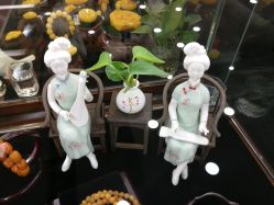 -灵彩珠宝(朗香街店)