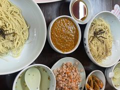 -裕兴记•蟹黄面馆(人民广场店)