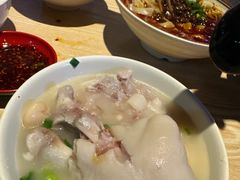 -雷祖芳老妈蹄花店