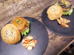 -HIGH FIVE哈福手工汉堡(桂林路店)