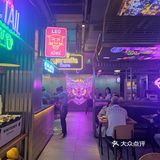今晚在江畔独自美丽✨✨ 享受丰盛的泰餐🍲冬阴功再来一碗！