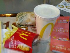 -麦当劳(龙洞店)
