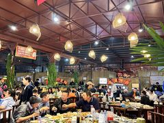 -三亚火车头万人海鲜广场