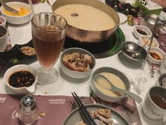 -洪氏嗨捞·广东猪肚鸡·椰子鸡火锅(西咸万象城店)