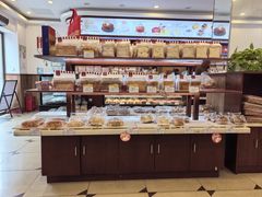 -红宝石·鲜奶小方·海派西点房(南丹店)