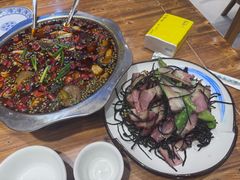 -乡土特色.冷锅鱼.牦牛肉汤锅