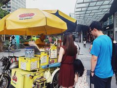 -詹爷爷乌节路街头冰淇淋