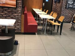 等位区-汉堡王(烟台宝龙店)