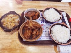 -万和春排骨砂锅米饭(新业广场店)