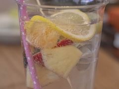 草莓气泡水-三花屋 Mihhanaya