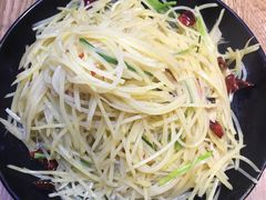 酸辣土豆丝-叶派龙虾•招牌香辣蟹·海鲜(中海国际店)