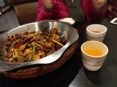 -愉肴麻辣香锅(中北镇店)