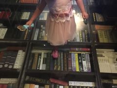 -钟书阁(松江泰晤士小镇店)