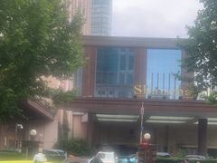 -复旦大学附属华山医院-停车场