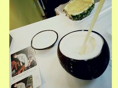 -志龙皇冠吃货椰子铺