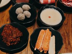 -吴氏老牌坊云南鱼豆花火锅店(通江街店)
