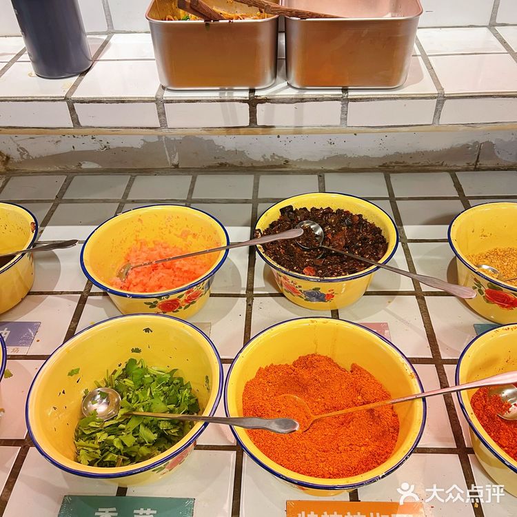 一场关于烙锅的美食探险，品尝正宗的贵州味道👅