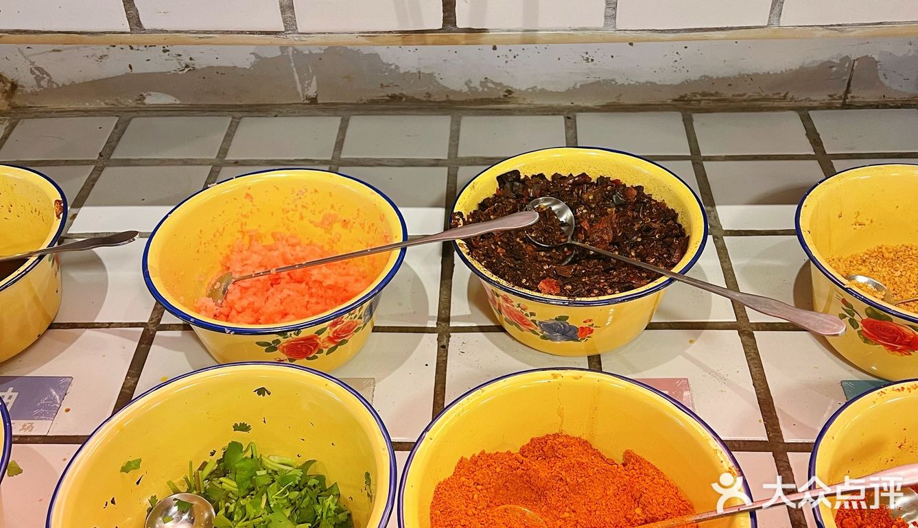 一场关于烙锅的美食探险，品尝正宗的贵州味道👅