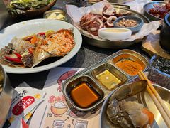 -草家酱蟹炭火烤肉店(珲春南路一店)