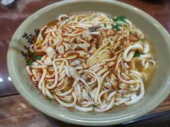 -亮亮面馆(经六路店)