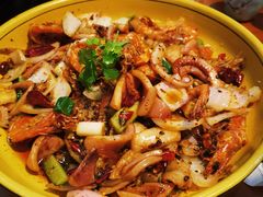 -休记光头香辣蟹干锅(绵竹店)