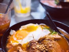 鸡翼肉眼颈煎蛋冬阴功米线-华嫂冰室(尖沙咀店)