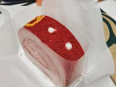 草莓红丝绒卷-星巴克(汇亚大厦店)