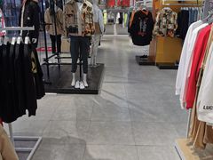 -美特斯邦威(新天地购物中心店)