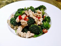西蓝花拌桃仁-赤宴·川菜(玉林店)