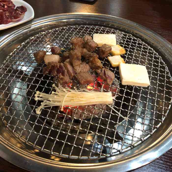 拐角烤肉(东城汇店)-"在东城汇负一楼.烧烤好吃吃,不是节假日的.
