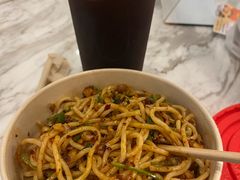 -YOLO COFFEE悠乐咖啡