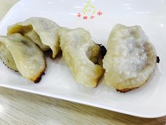 -珊珊小笼馆(仙霞路店)