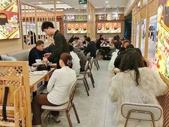 -花馬肆.云南过桥米线(汉神购物广场现场熬汤店)